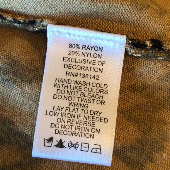 Decarte’ Plus Size Black/Tan Sequenced Top - Picture 6 of 6